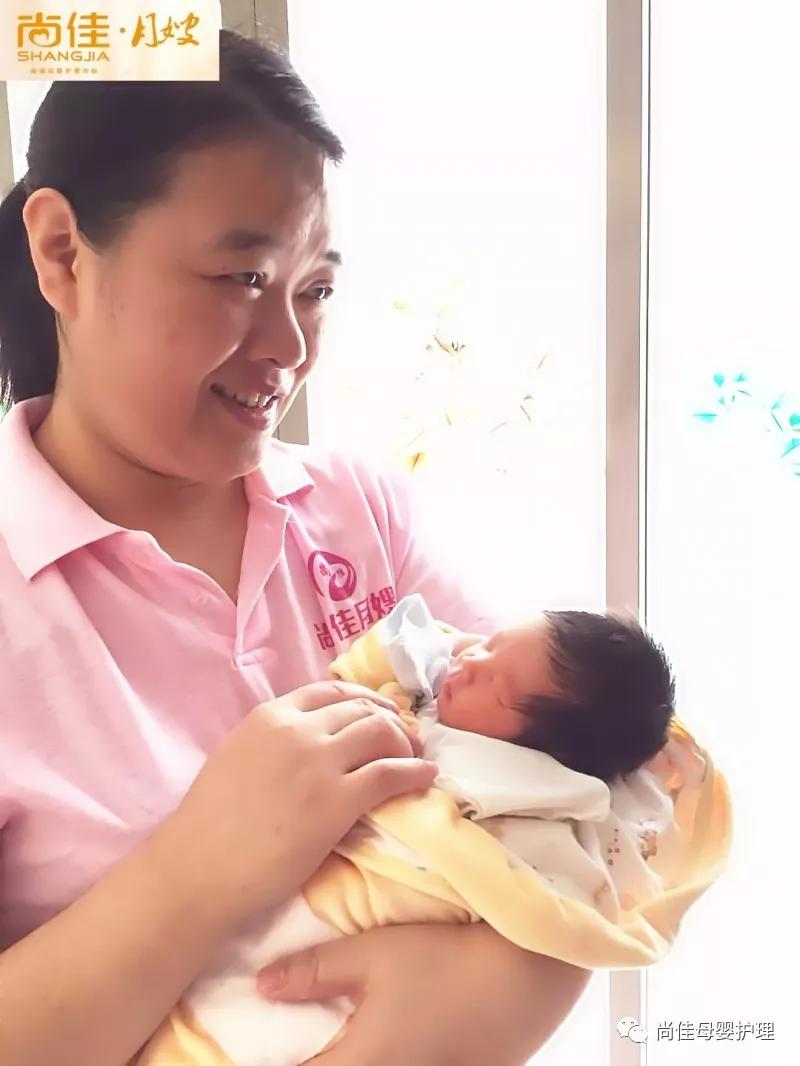 尚佳專業(yè)月嫂 | 母親生病丨 是否需停止哺乳？